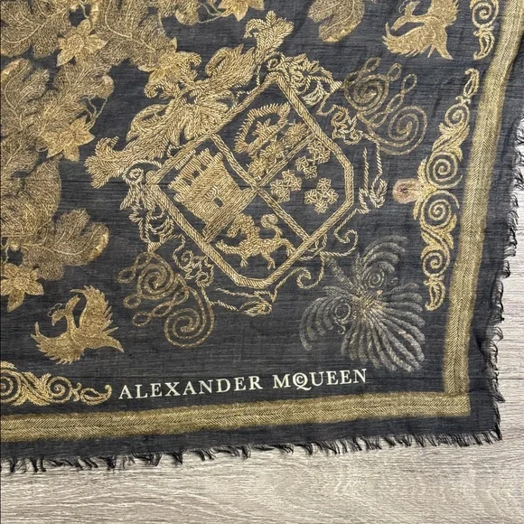Alexander McQueen Black and Gold Patterned scarf - Picture 2 of 12